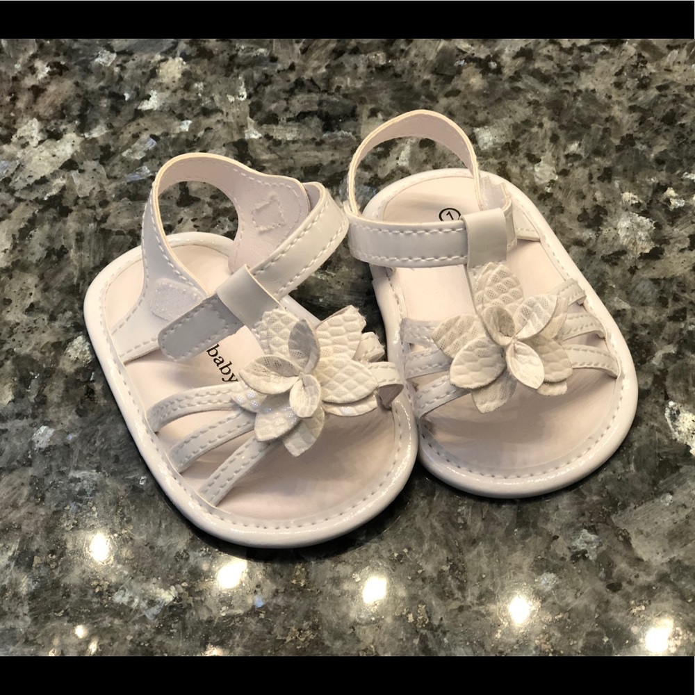Infant white sandals size 1 Brand new